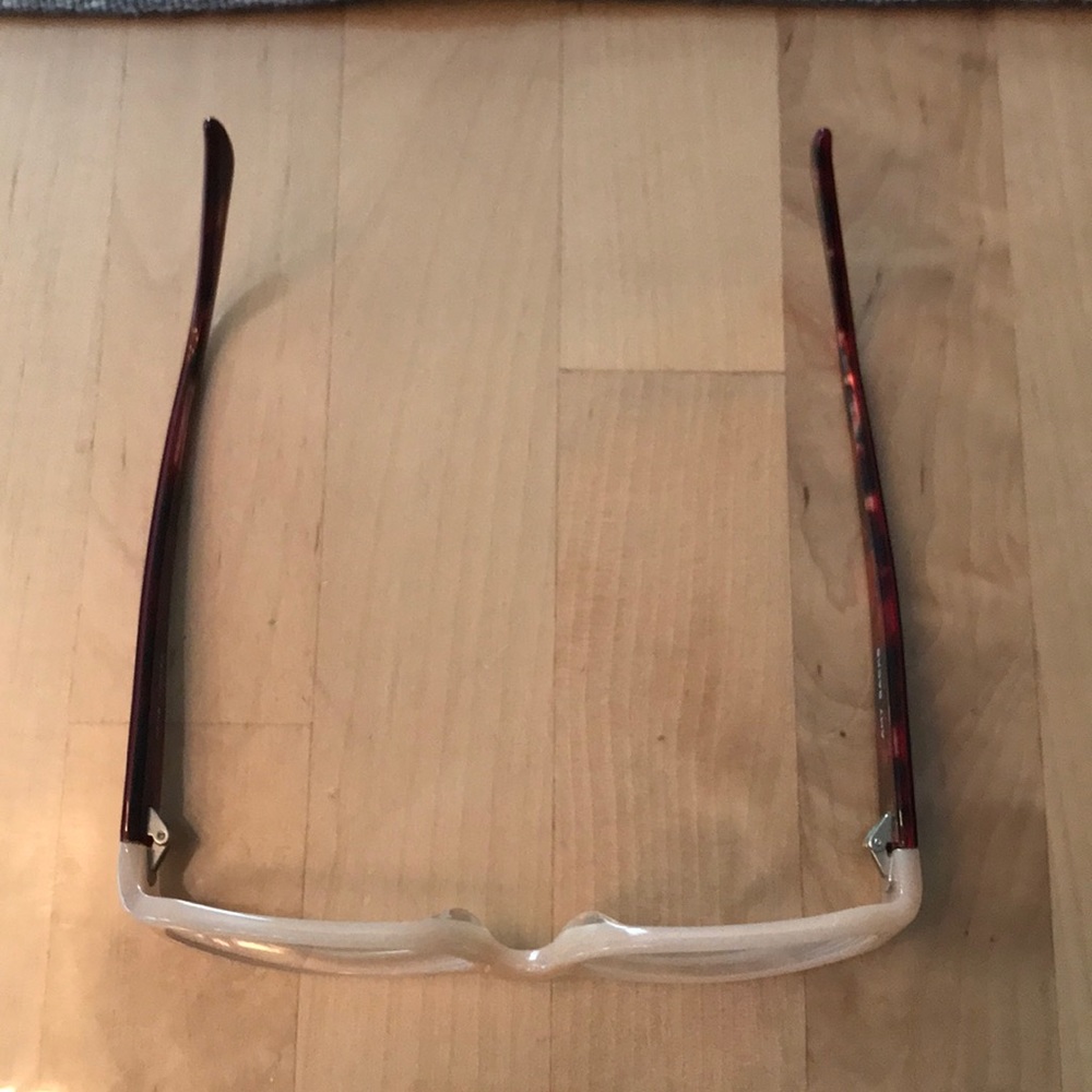 Amy Sacks’ blush frames - Picture 2 of 4